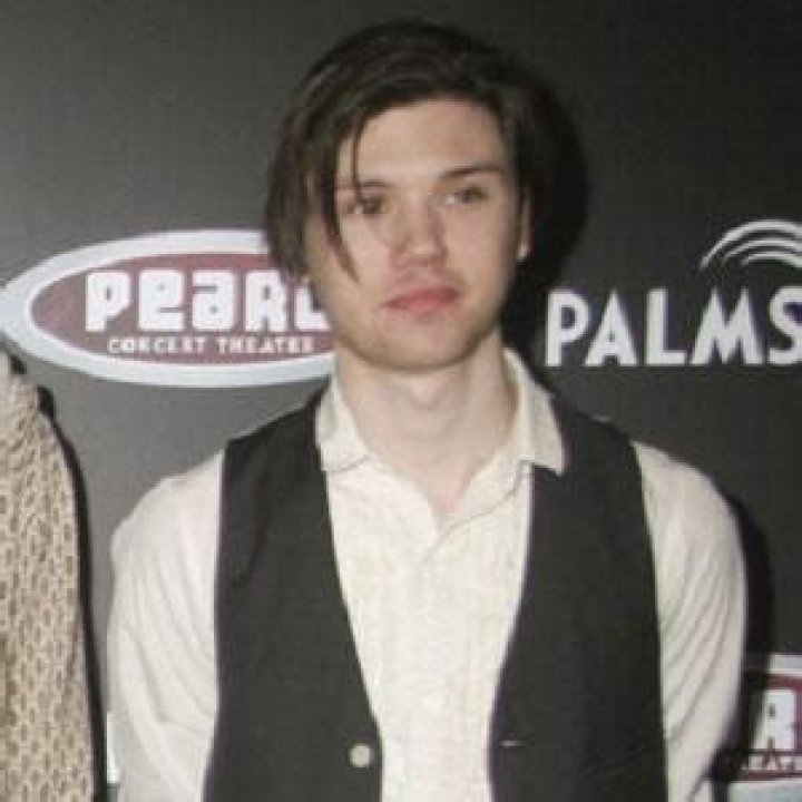 PeakVibe | Ryan Ross Biography